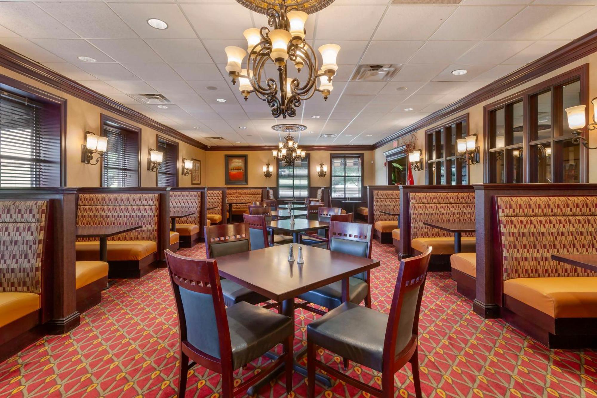 Best Western Plus Burlington Extérieur photo