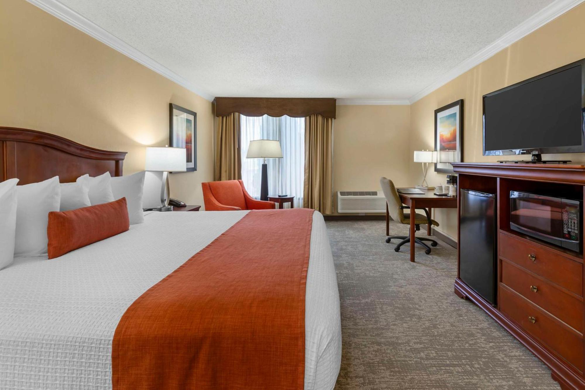 Best Western Plus Burlington Extérieur photo